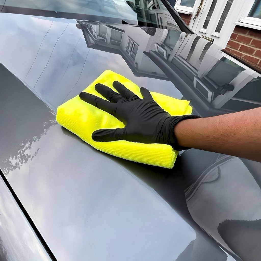 Mercedes is getting a professional car detailing service in South London